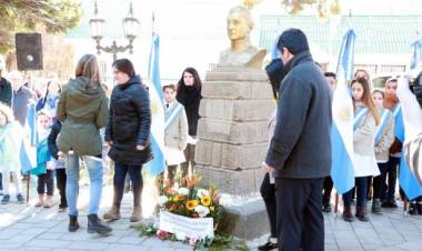 El Calafate: Intendente encabezó el acto en homenaje al Libertador 