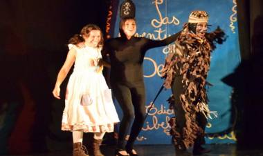 Libélula Sur lleva el teatro a las aulas