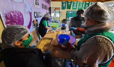 Olla popular de ATE para ayudar a afiliados y vecinos