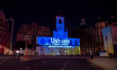 Ushuaia lanzó el invierno con mapping en el cabildo 